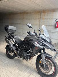 Benelli TRK 502, 1.000 km, completa di valigie