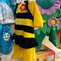 Stock vestiti carnevale