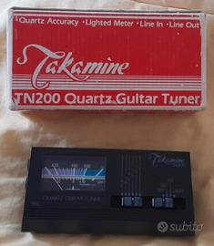 Accordatore per chitarra Takamine TN200.