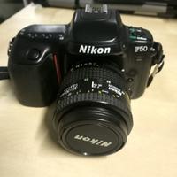 Nikon F50 con obiettivo Sigma