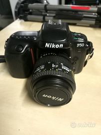 Nikon F50 con obiettivo Sigma