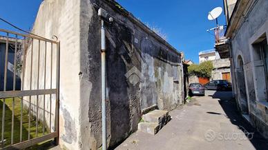 CASA INDIPENDENTE A ACI SANT'ANTONIO