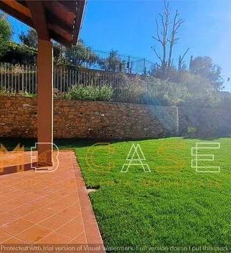 Villa di 150 m² con 5 locali e box auto a Cisano s