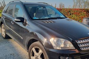 Suv Mercedes ML SPORT 280