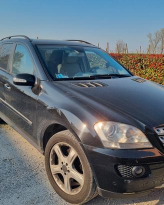 Suv Mercedes ML SPORT 280