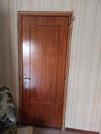 Porte da interno colore noce  quantità n.8