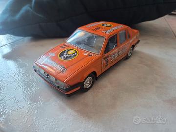 Alfa Romeo 75 Bburago Jagermeister 1/24 0119