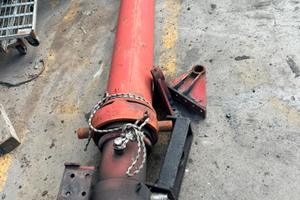 Pistone idraulico semirimorchio ribaltabile