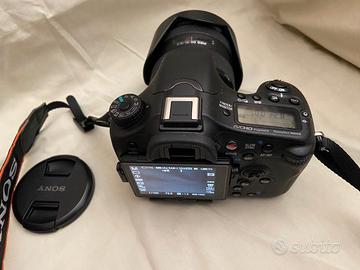 Fotocamera reflex Sony A 77 II con Lente 16-50 SSM