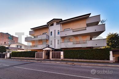 Quattro locali con taverna e giardino