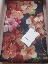 SCIARPA IN LANA GUCCI (NUOVA)