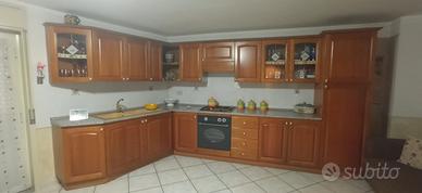 Cucina angolare in legno nuova completa