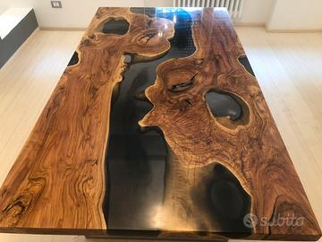 Tavolo legno e resina