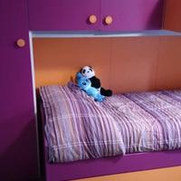 Cameretta con  letto a soppalco