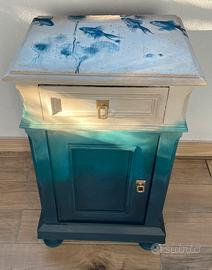 Comodino in stile marino