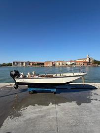 Boston whaler 13