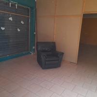 Locale commerciale, 3 stanze con vetrina+ bagno
