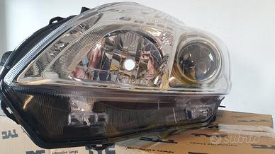 Faro anteriore sx Toyota Prius+