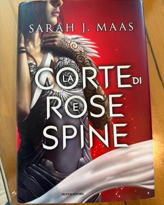 La corte di rose e spine