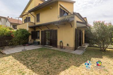 Villetta a schiera di 144 m² con 3 locali e box au