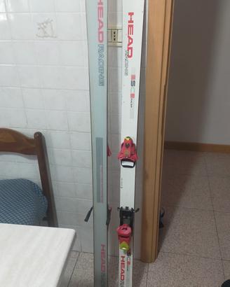 sci scarponi e occhiali 
