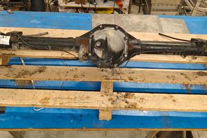 Ponte posteriore Nissan vanette 2.3 diesel 95>