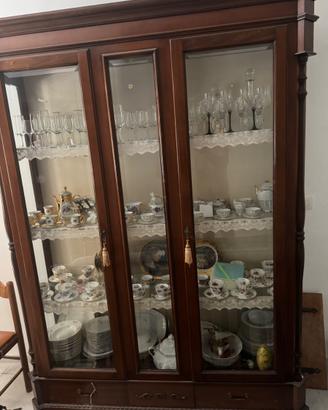 Vetrine. 2 mobili. 215x46x150 - 210x55x90