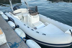 Stupendo gommone Capelli Tempest 626