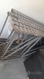 Scaffali in ferro modulabili