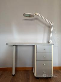 postazione per unghie