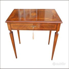 Scrittoio Maggiolini intarsiato e lastronato mano