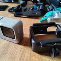 GOPRO 7 silver + accessori + 2 camere gratis