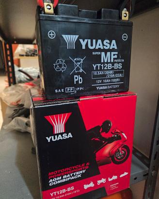 Batteria moto YUASA YT12B-BS