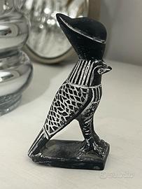 Statua Horus Uccello o Falco egizio in pietra nera