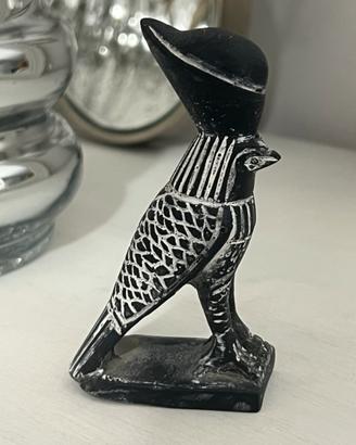 Statua Horus Uccello o Falco egizio in pietra nera
