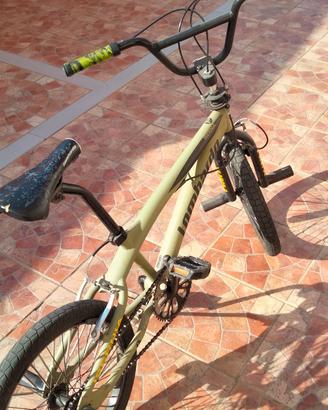 BMX VERDE MILITARE 