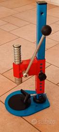 Tappatrice. Bottiglie vino. Canestri alimenti 20l