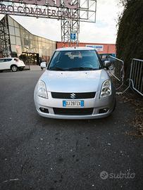 Suzuki Swift grigia 2007 