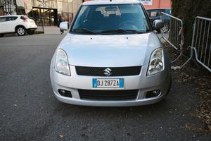 Suzuki Swift grigia 2007 