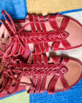 Sandalo schiava in pelle non conciata chimicamente