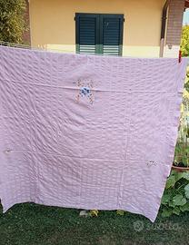 Copriletto singolo in puro cotone ricamato a mano