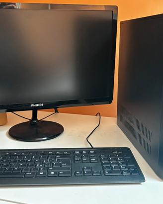 Postazione Pc completa, Fujitsu i5, 8GB RAM, 1TB
