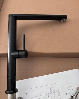 Rubinetto cucina design nero