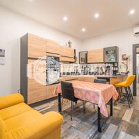 Trilocale ristrutturato con doppio balcone