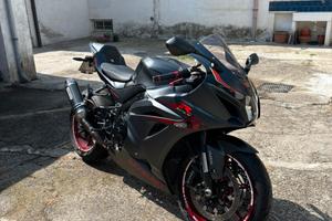 Suzuki GSX-R 1000 ABS nero e rosso 21500 km