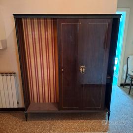 Mobile in legno con anta scorrevole