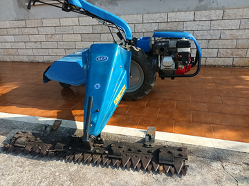 Motocoltivatore falciatrice