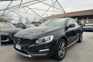VOLVO V60 Cross Country D3 Geartronic Momentum