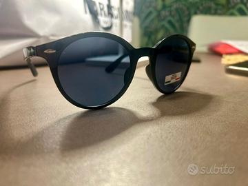 occhiali neri 