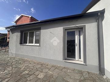 UFFICIO A VEZZANO LIGURE